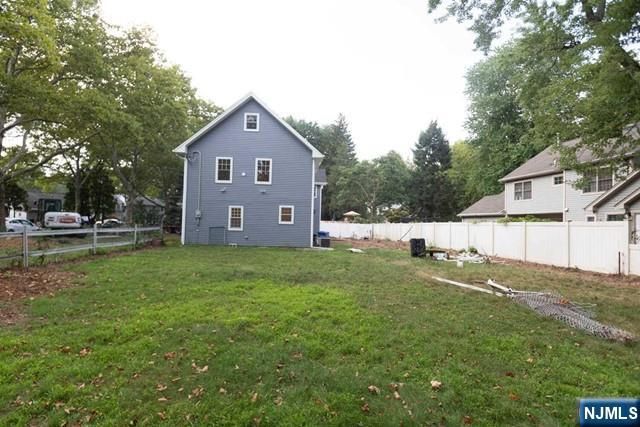 125 Arcola Avenue, Paramus, NJ 07652