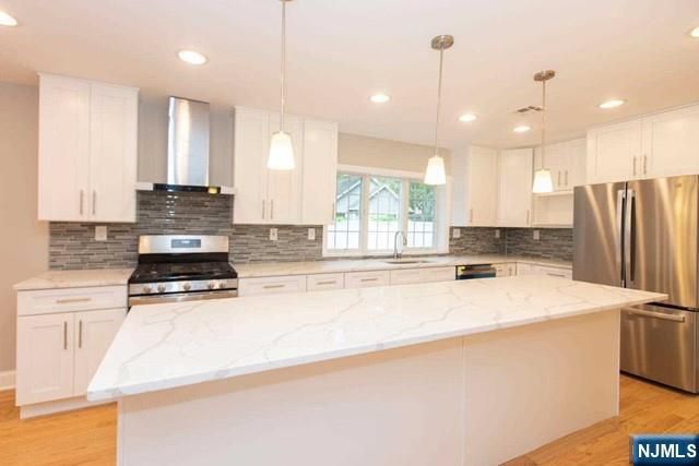 125 Arcola Avenue, Paramus, NJ 07652