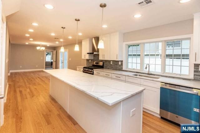 125 Arcola Avenue, Paramus, NJ 07652