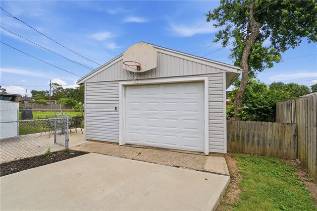 187 Pat Lane, Fairborn, OH 45324