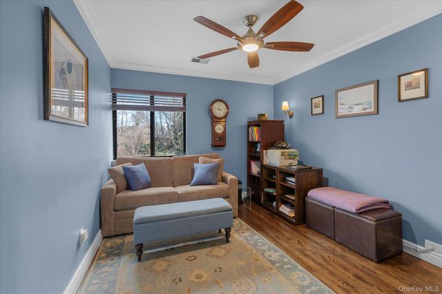 3 Oldfield, Roslyn, NY 11576
