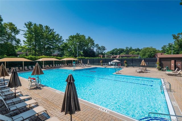 3 Oldfield, Roslyn, NY 11576
