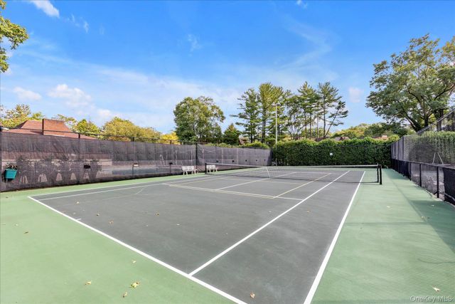 3 Oldfield, Roslyn, NY 11576