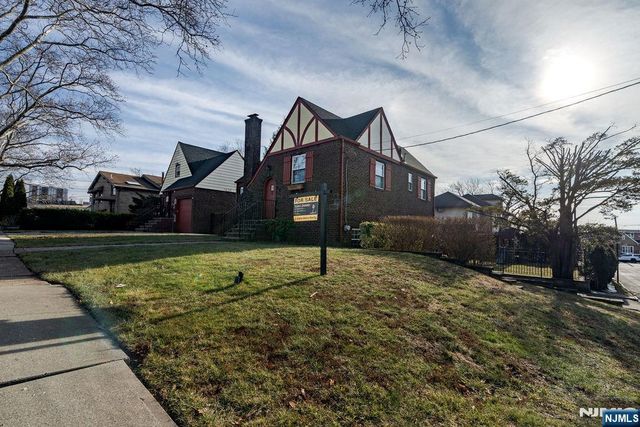 820 Elizabeth, Ridgefield, NJ 07657