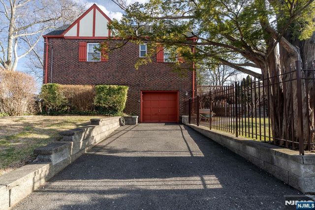 820 Elizabeth, Ridgefield, NJ 07657