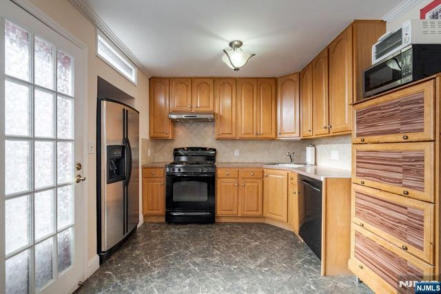 820 Elizabeth, Ridgefield, NJ 07657