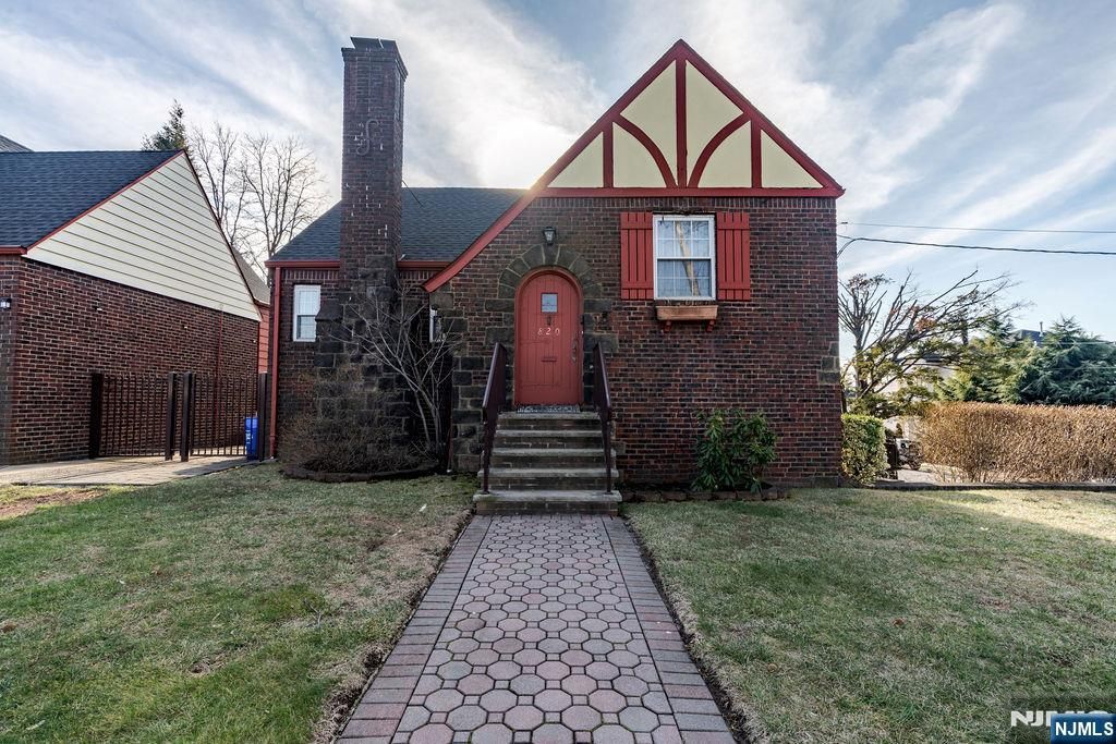 820 Elizabeth, Ridgefield, NJ 07657