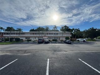 815 SW 10th Ter 15V, Hallandale Beach, FL 33009