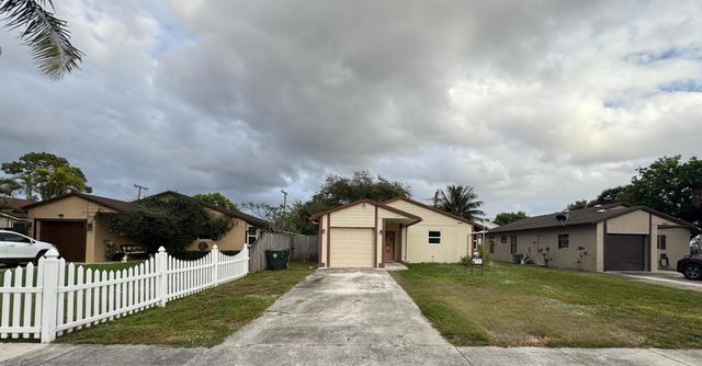 444 Broward Avenue, Greenacres, FL 33463