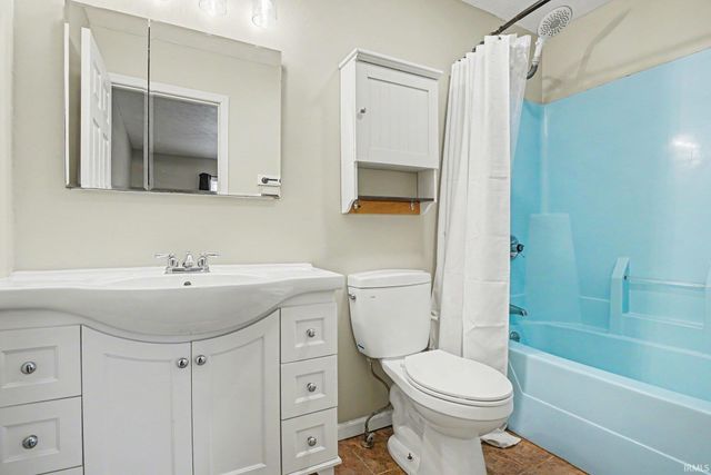 3363 N Old Farm Road, Warsaw, IN 46582