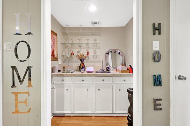 5619 Spanish Oak Drive, Houston, TX 77066