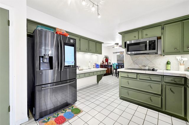 5619 Spanish Oak Drive, Houston, TX 77066