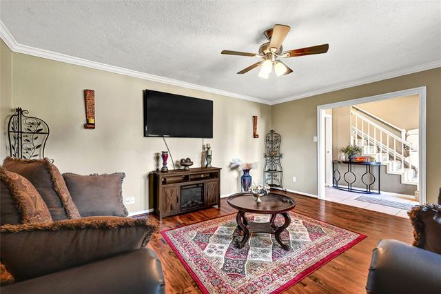 5619 Spanish Oak Drive, Houston, TX 77066