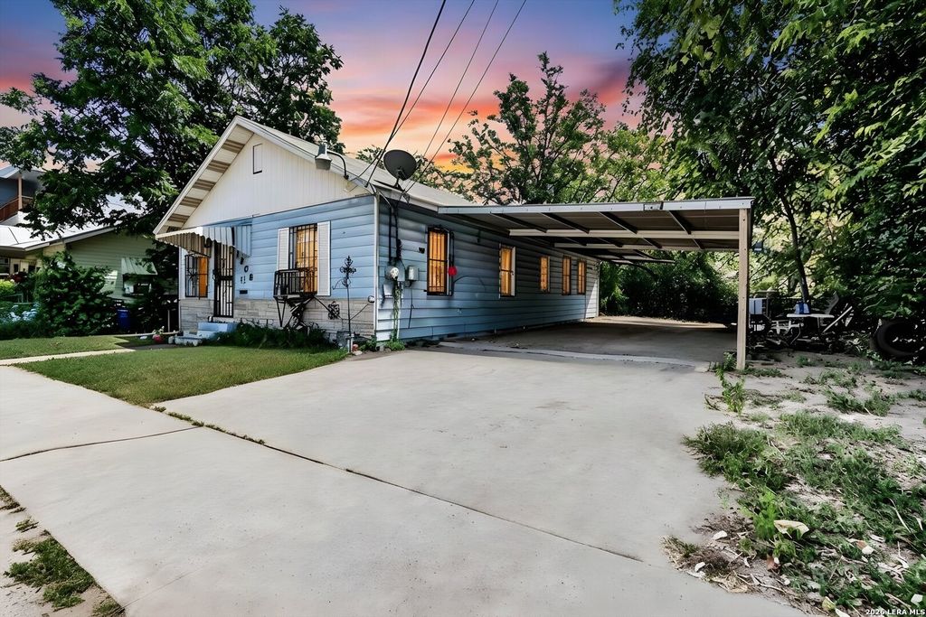 1406 Wyoming St, San Antonio, TX 78203