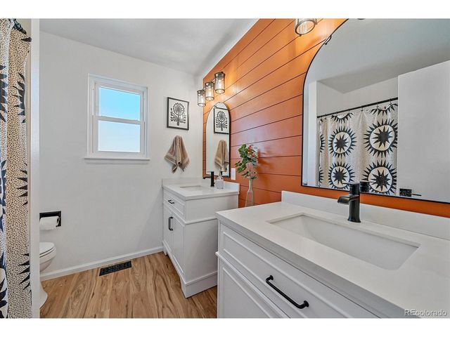 9943 Sydney Ln, Highlands Ranch, CO 80130