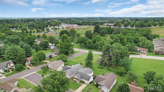1222 W 8th Street, Washington, MO 63090