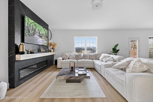 11946 Cascade Falls Trail, Louisville, KY 40229