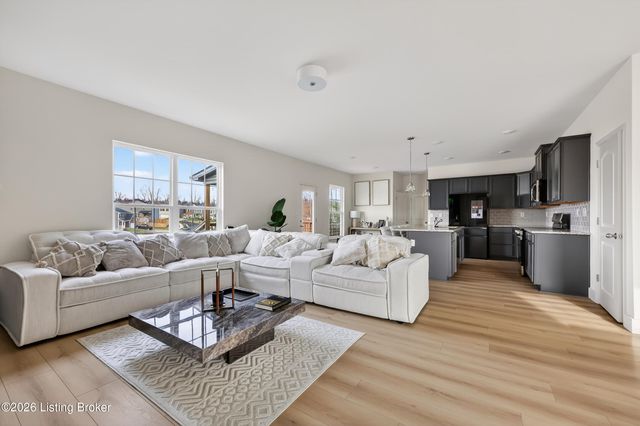 11946 Cascade Falls Trail, Louisville, KY 40229