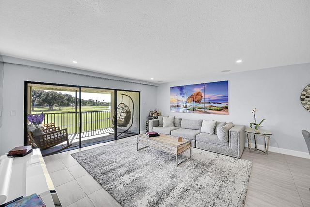 12870 Briarlake Drive 201, Palm Beach Gardens, FL 33418