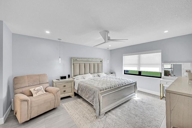 12870 Briarlake Drive 201, Palm Beach Gardens, FL 33418