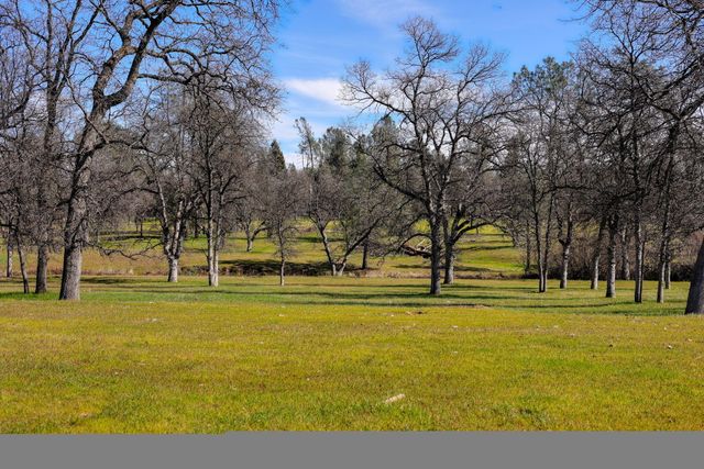13231 Alicia Parkway, Redding, CA 96003