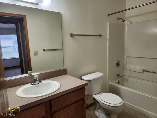 2831 Benford Lane, Youngstown, OH 44505