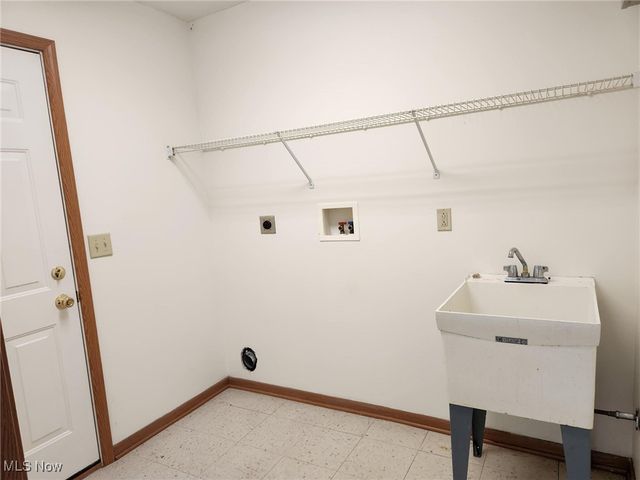 2831 Benford Lane, Youngstown, OH 44505