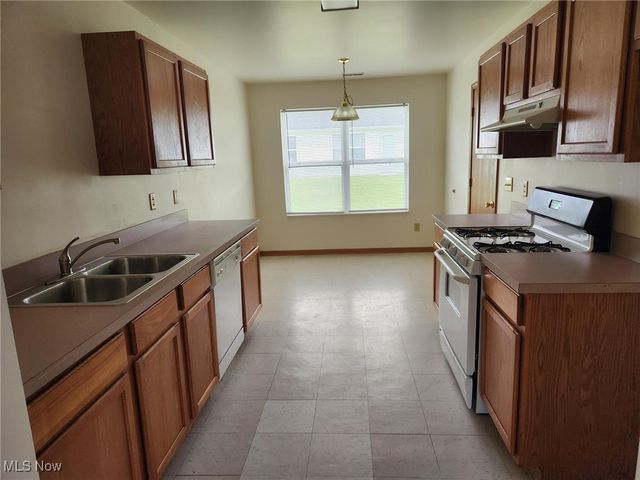 2831 Benford Lane, Youngstown, OH 44505