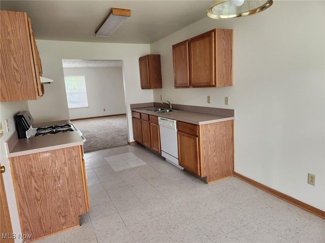 2831 Benford Lane, Youngstown, OH 44505