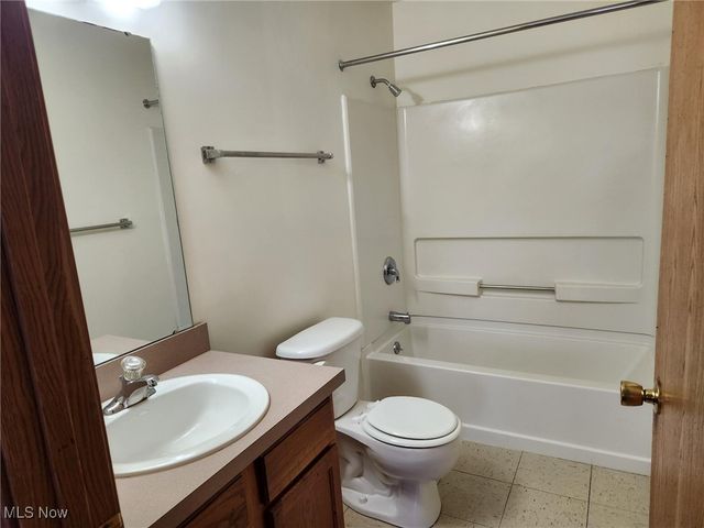 2831 Benford Lane, Youngstown, OH 44505