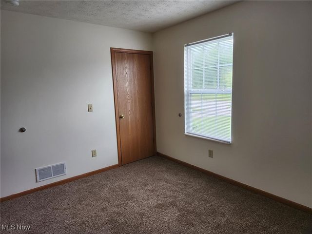2831 Benford Lane, Youngstown, OH 44505
