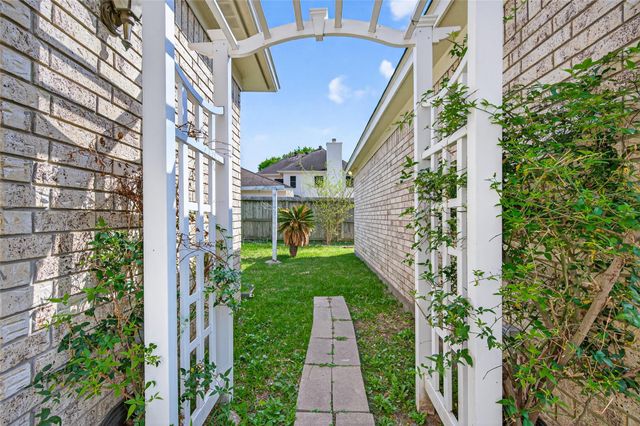 12727 Magnolia Leaf Street, Houston, TX 77065