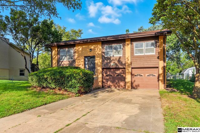 1031 Cobblestone Drive, Lincoln, NE 68510