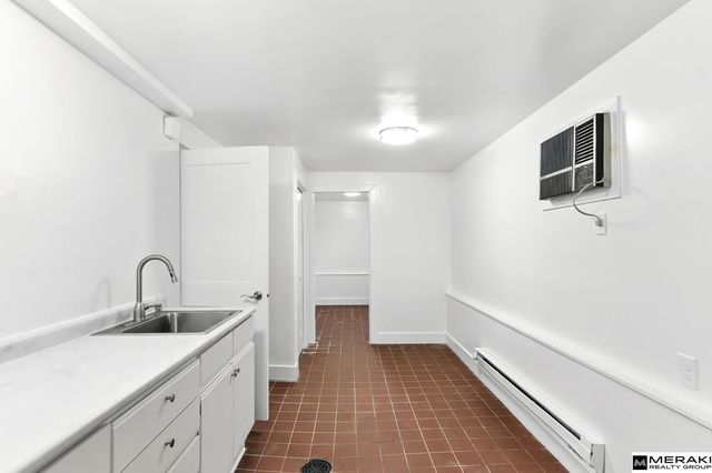 1031 Cobblestone Drive, Lincoln, NE 68510