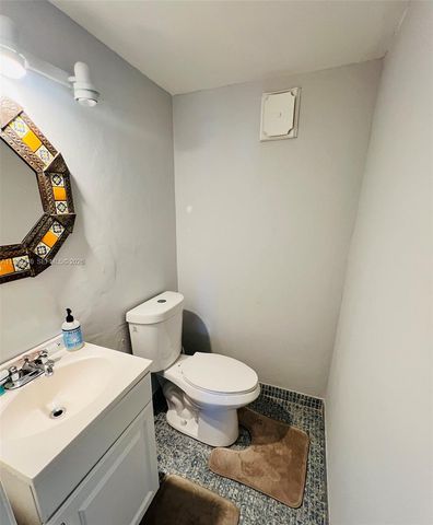 600 NE 25th St PHE 74, Miami, FL 33137