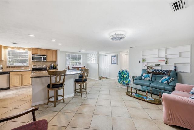 134 PADDINGTON ROAD, Venice, FL 34293