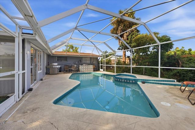 134 PADDINGTON ROAD, Venice, FL 34293