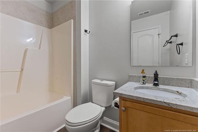 4404 Jockey Whip Lane, Parkton, NC 28371