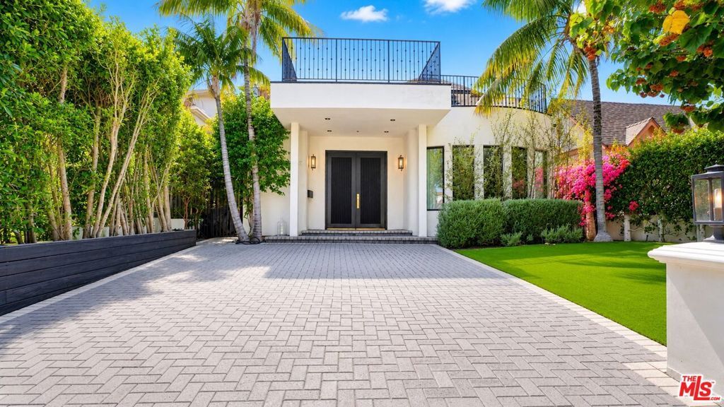 Image 1 of property listing at 447 S Almont Drive, Beverly Hills, CA 90211