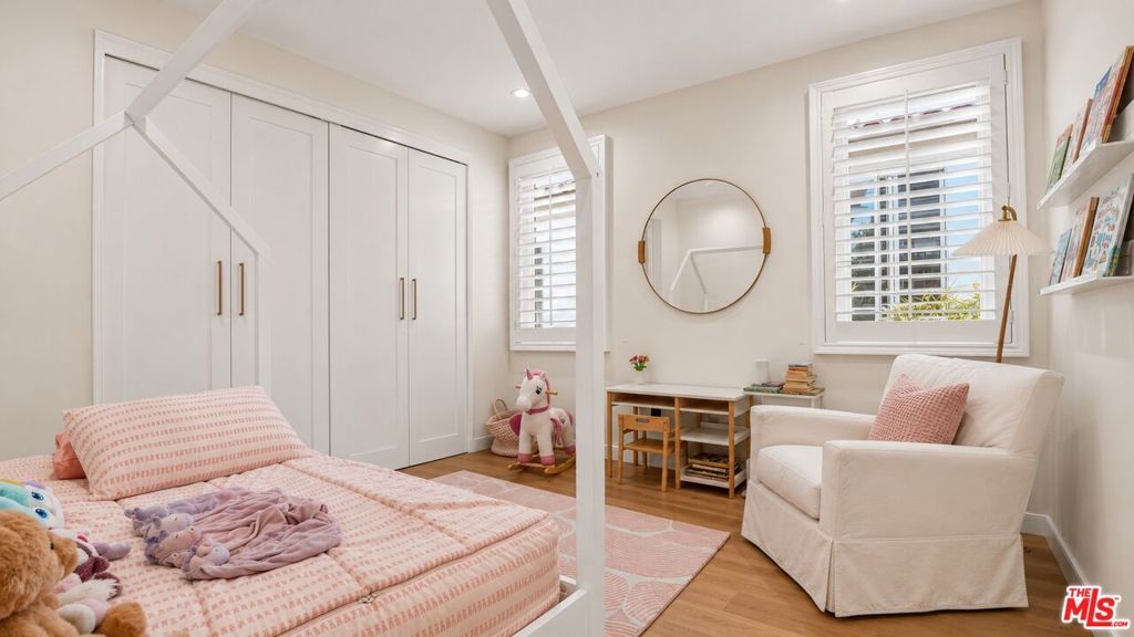 Image 31 of property listing at 447 S Almont Drive, Beverly Hills, CA 90211