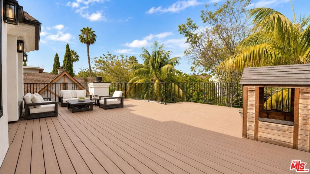 Image 59 of property listing at 447 S Almont Drive, Beverly Hills, CA 90211