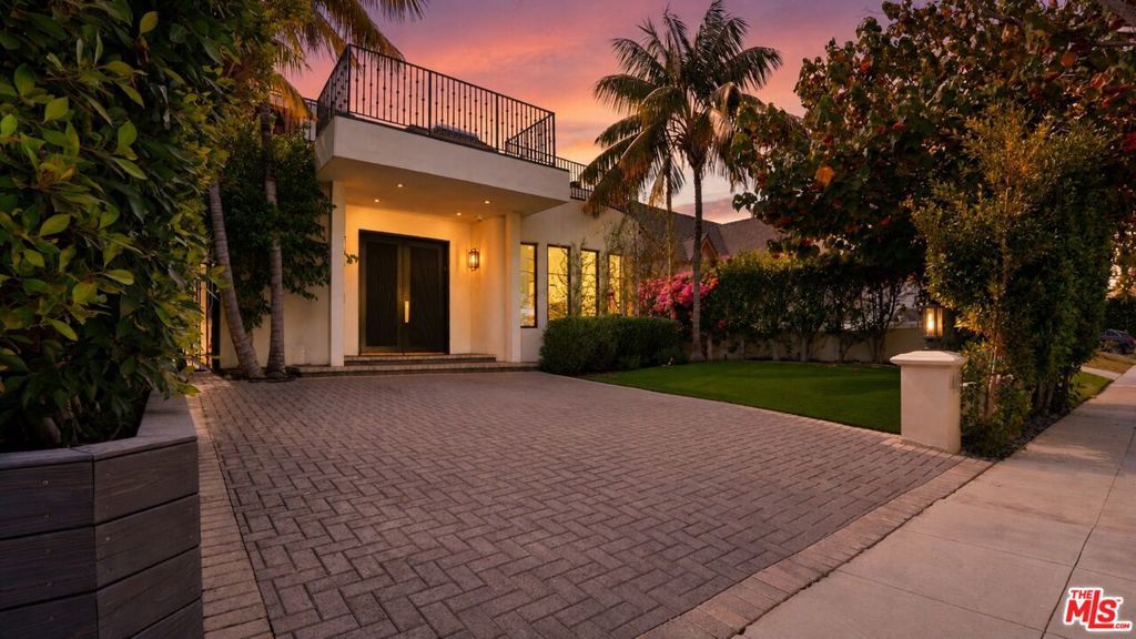 Image 64 of property listing at 447 S Almont Drive, Beverly Hills, CA 90211