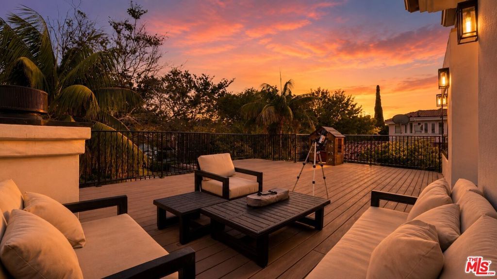 Image 66 of property listing at 447 S Almont Drive, Beverly Hills, CA 90211