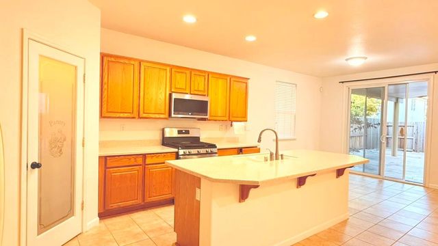 190 Belfont Cir, Sacramento, CA 95835