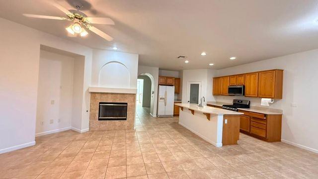 190 Belfont Cir, Sacramento, CA 95835