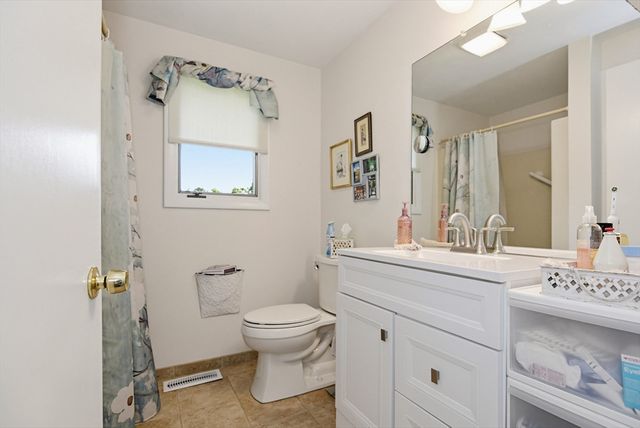 19 Glen Dr, Peabody, MA 01960