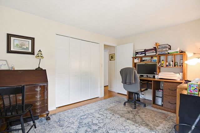 19 Glen Dr, Peabody, MA 01960