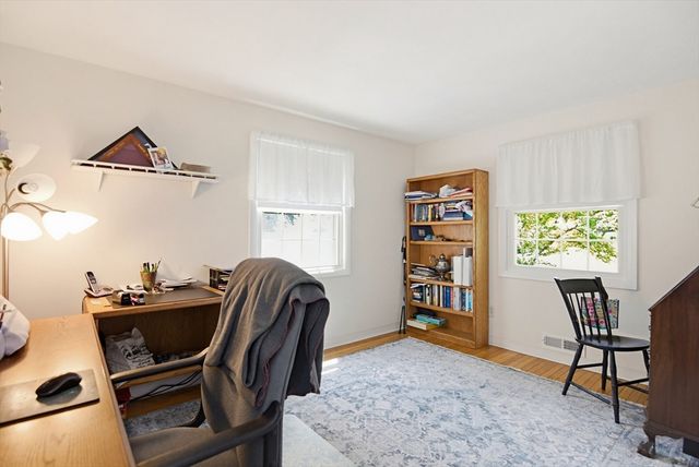 19 Glen Dr, Peabody, MA 01960