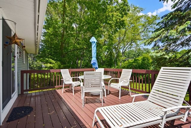 19 Glen Dr, Peabody, MA 01960