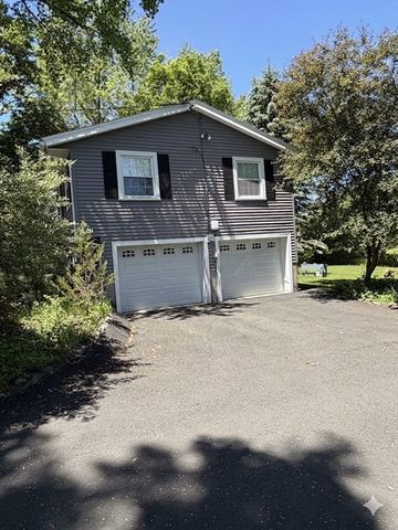19 Glen Dr, Peabody, MA 01960